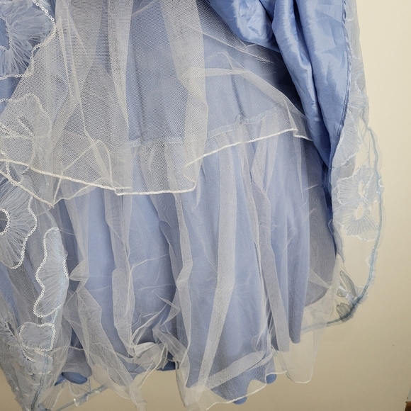 Say Yes Junior's Sequin-And-Lace Strappy Ball Gown in Sky Blue - Picture 8 of 14